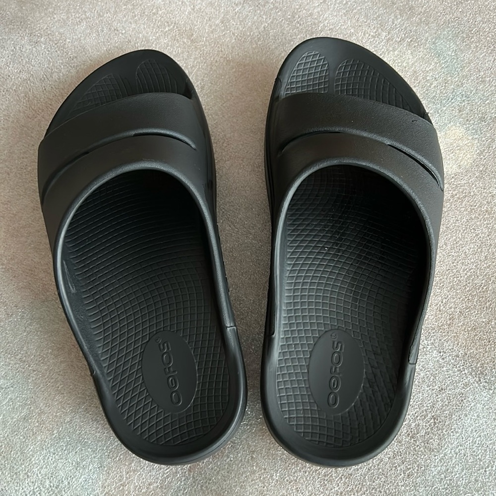 Oofos Men’s or Women’s OOAHH SLIDE SANDAL - BLACK